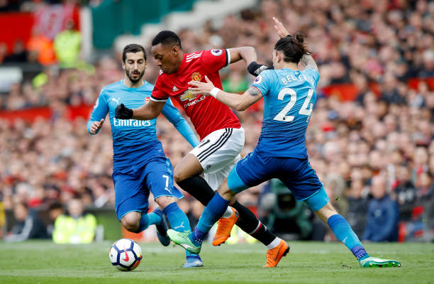 中不乏门外 中不乏门外