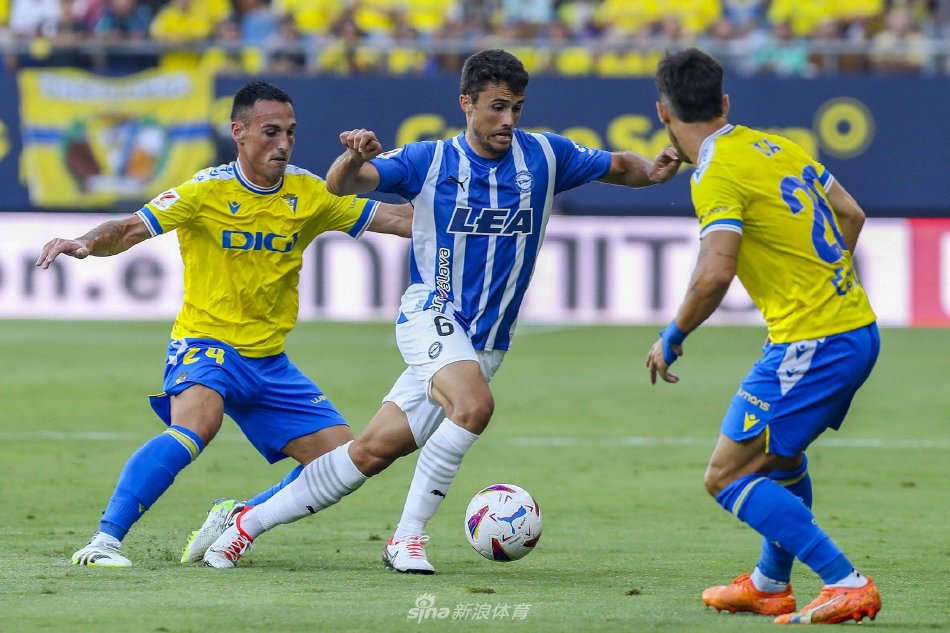 胡金秋廖三 胡金秋廖三